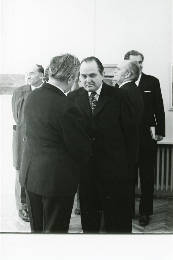 zleva – zády stojící R. Tálský, Jiří Habarka z profilu Jiří Hlušíčka, O. Vytypěl